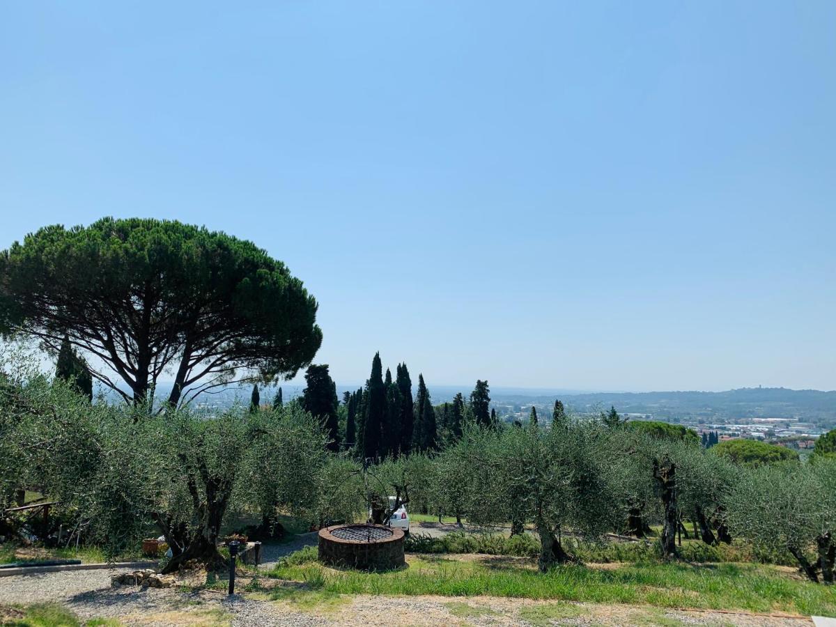 Cozy Tuscany Apartment With View Pescia Bagian luar foto