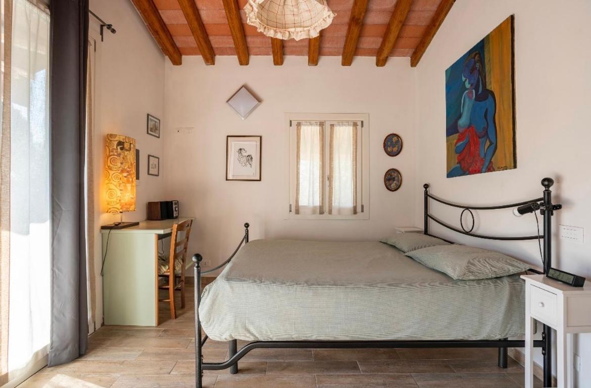 Cozy Tuscany Apartment With View Pescia Bagian luar foto
