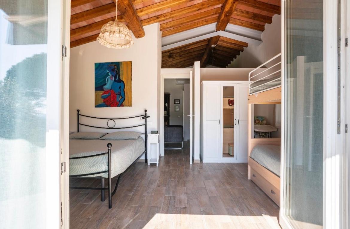 Cozy Tuscany Apartment With View Pescia Bagian luar foto