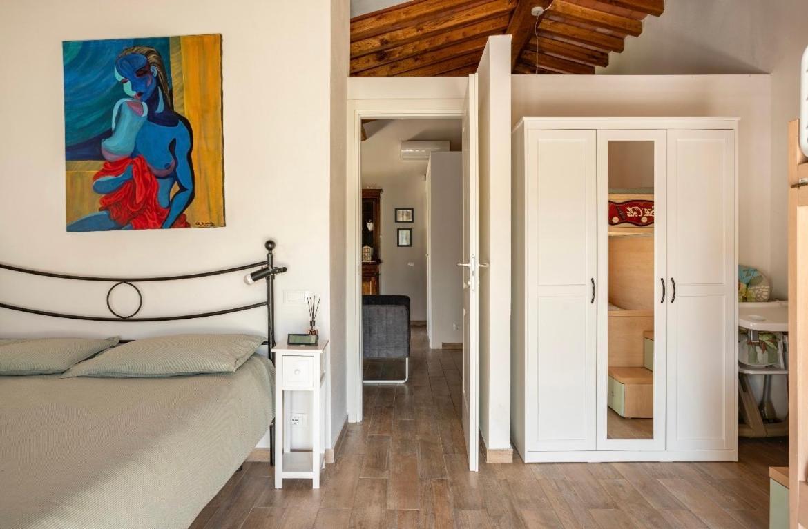 Cozy Tuscany Apartment With View Pescia Bagian luar foto