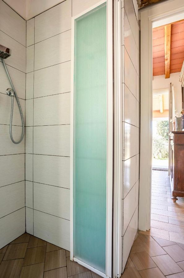 Cozy Tuscany Apartment With View Pescia Bagian luar foto